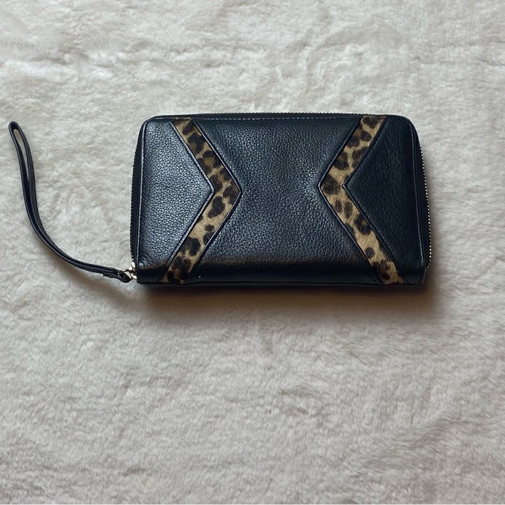 Silpada Zip Around Wristlet Black Leather With Cow Fur Accent